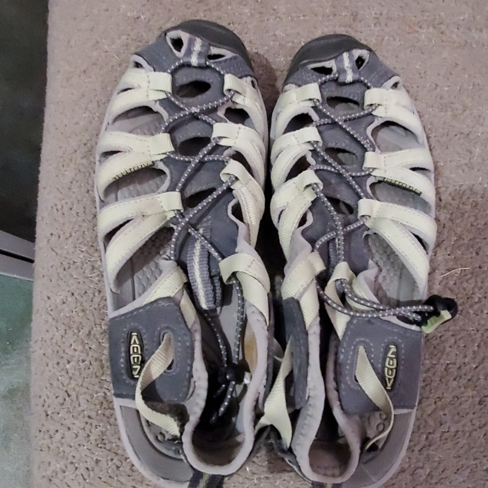 Keen sport shoes